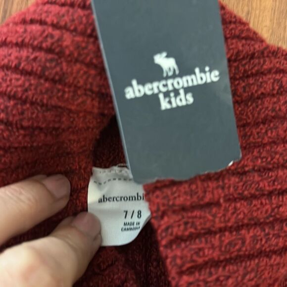 NWT Abercrombie kids burgundy soft knit turtleneck sweater unisex size 7/8 - Picture 3 of 4